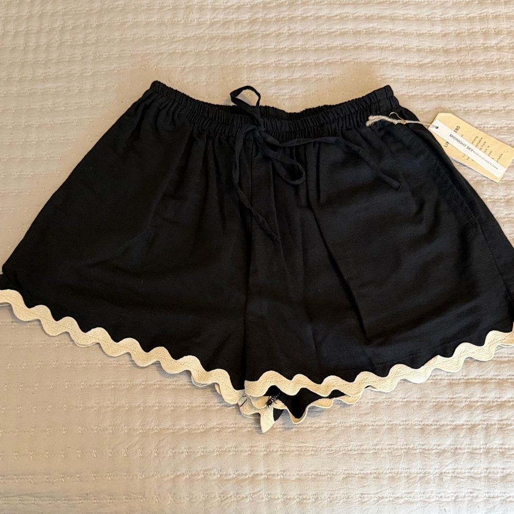 Midnight Sky NWT Black Drawstring Shorts w/ Cream Trim NWT Sz Small